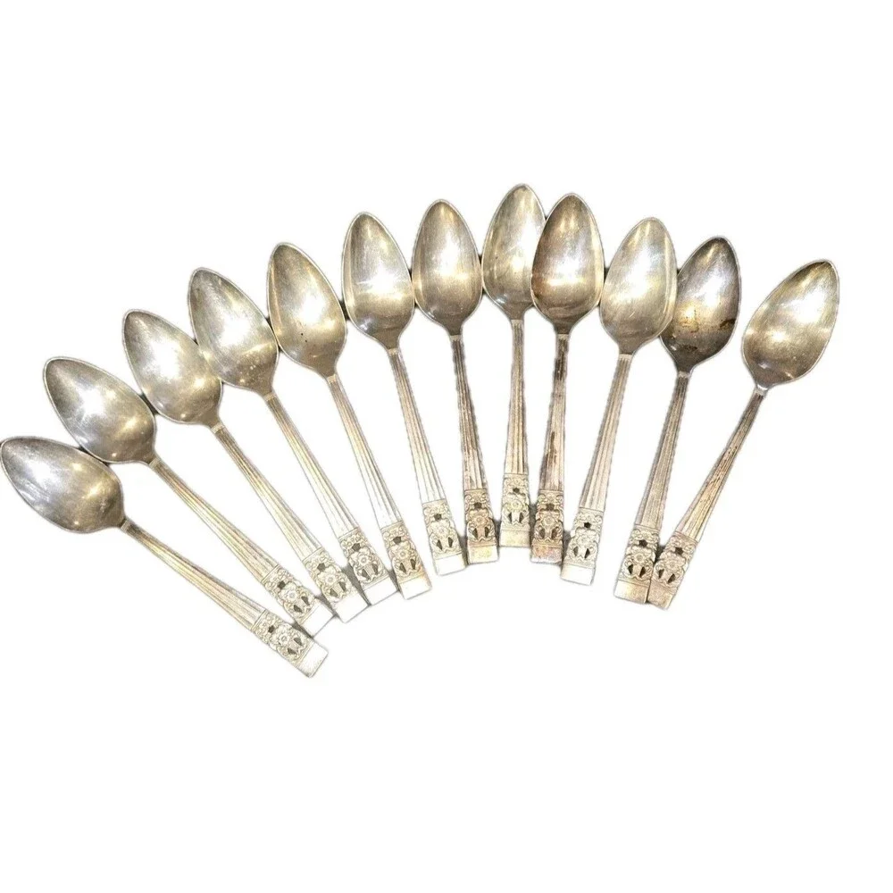 12 PC Oneida Community CORONATION Silver Plate 1936 Silverware Flatware Spoon